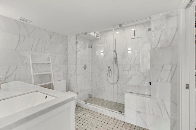 Building Photo - 11930 N Bayshore Dr