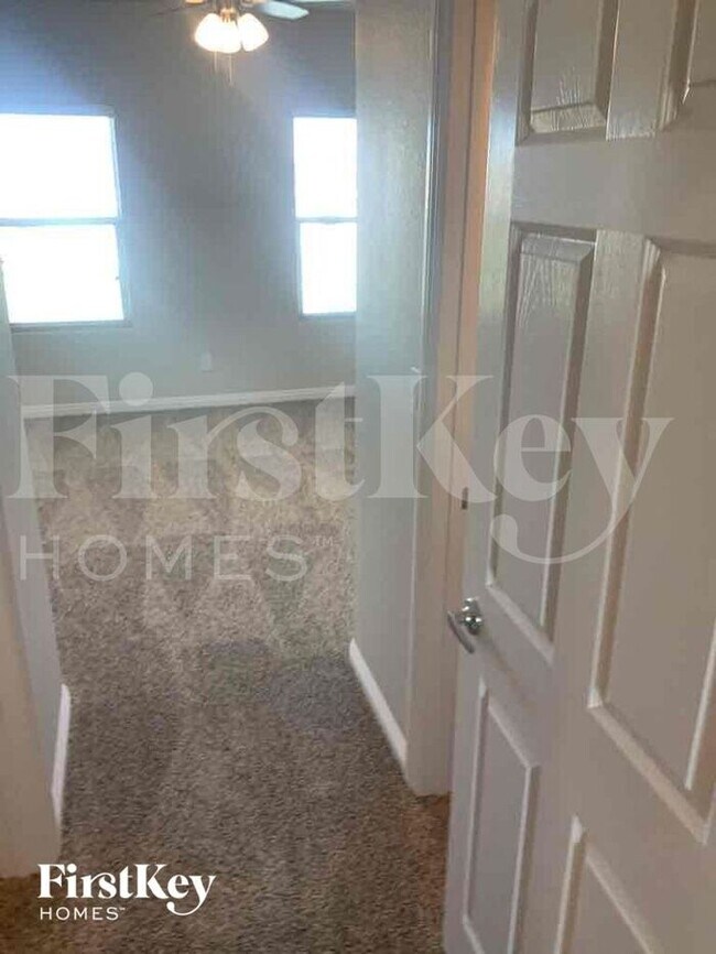 Building Photo - 9146 Island Wolf Ave