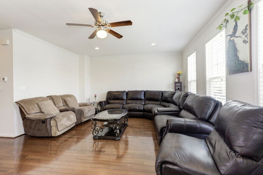 Building Photo - 24690 Capecastle Terrace