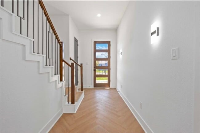 Building Photo - 4117 Shelby Cir