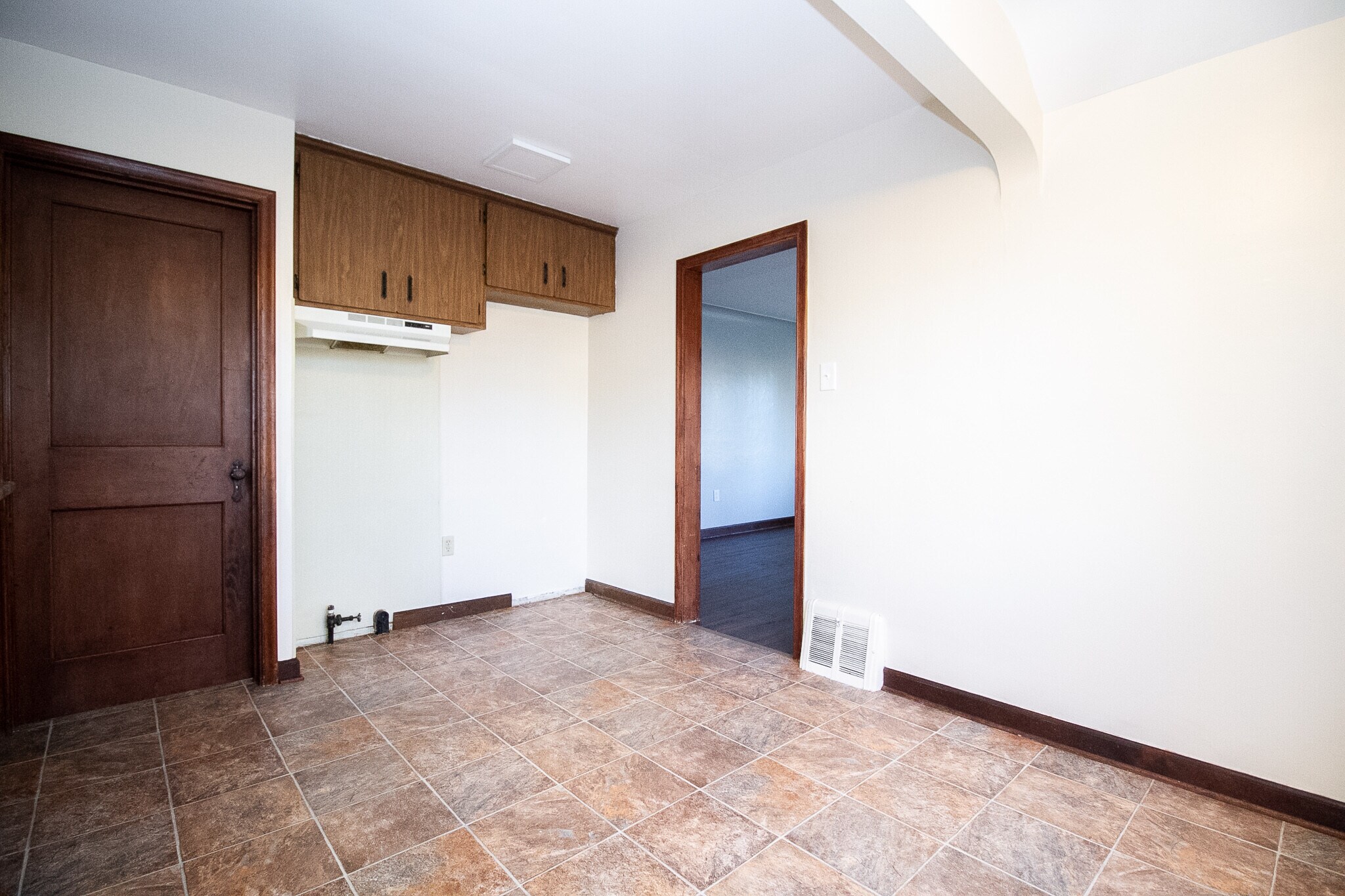 Building Photo - 423 W Capistrano Ave