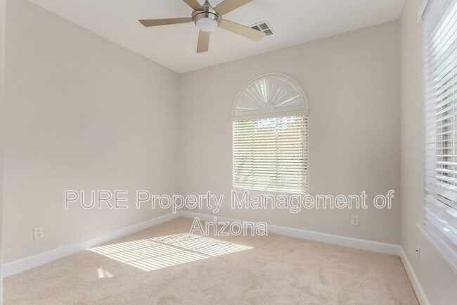 Building Photo - 3311 S Sunland Dr