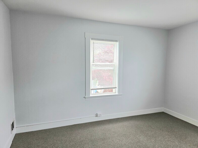 Building Photo - 503 South St