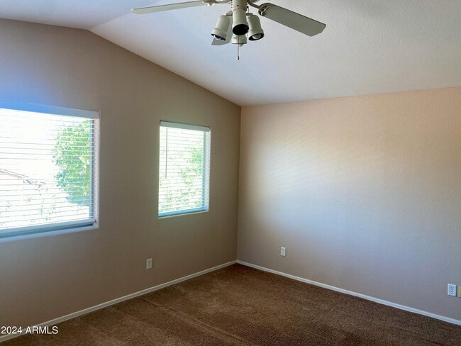 Building Photo - 4008 E Ironhorse Rd