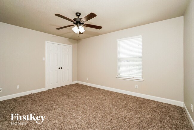Building Photo - 6630 Woodstock Dr