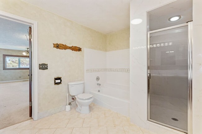 Building Photo - 4 BED 2.5 BATH HOME IN REXBURG