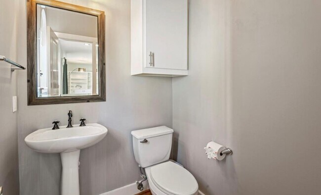 Building Photo - 5207 Cornish St