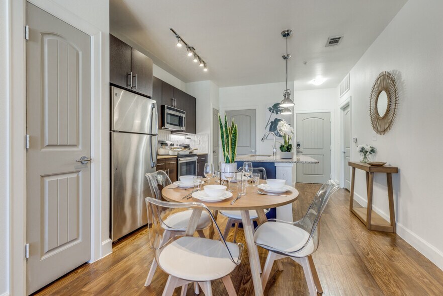 Building Photo - 1221 Legacy Dr