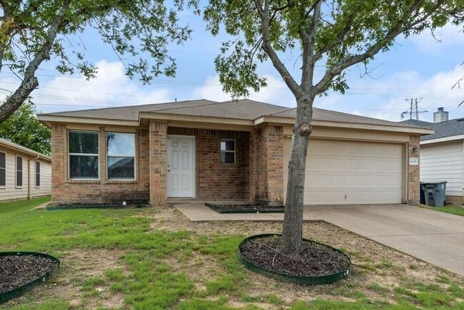 Building Photo - Newly updated home ready for move in
