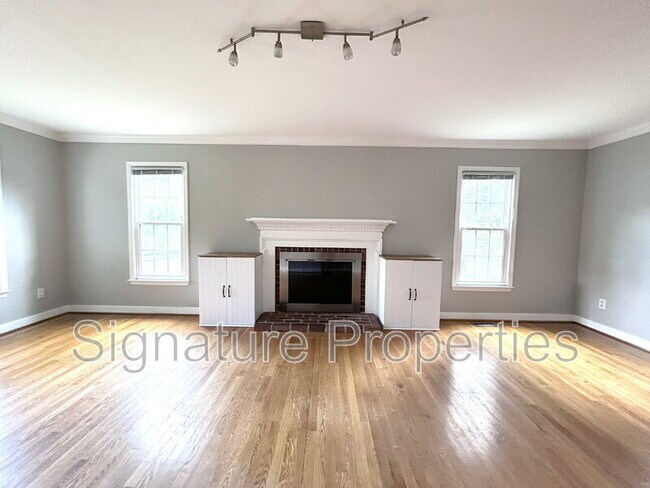 Building Photo - 11224 Church Grove Ct