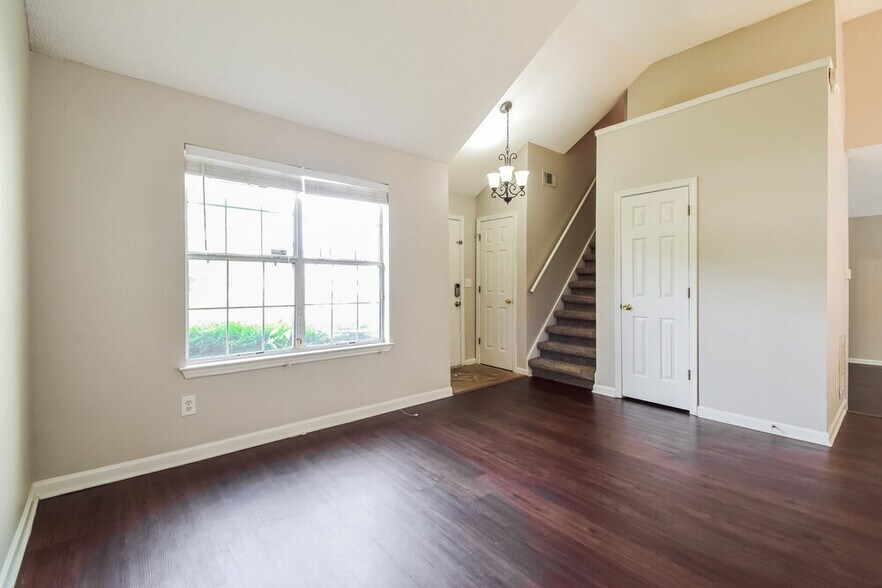 Building Photo - 3651 Lower Creek Dr