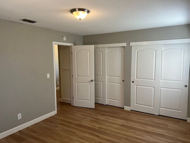 Building Photo - 3 Bedroom 2 Bathroom 2 Car Garage Home in Loomis