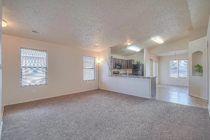 Building Photo - 630 Redwood St SW