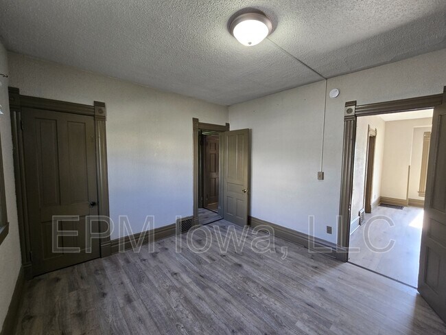 Building Photo - 333 Cottage St