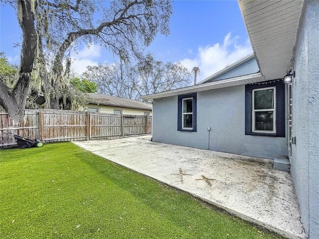 Building Photo - 6809 S Himes Ave