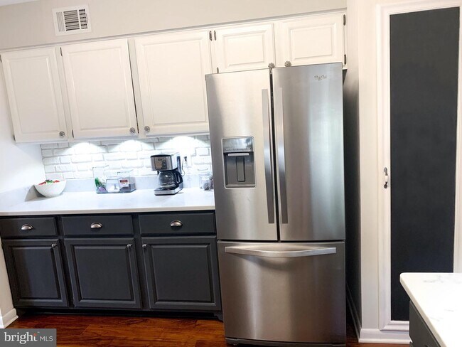 Building Photo - 15524 Royal Crescent Ct