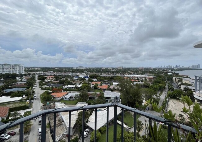 Building Photo - 11930 N Bayshore Dr