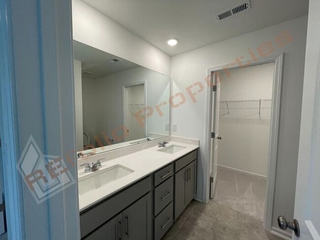 Building Photo - Brand New 2BR/3BA Townhome in Prime Apex L...