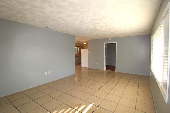 Building Photo - 2618 38th Ave W