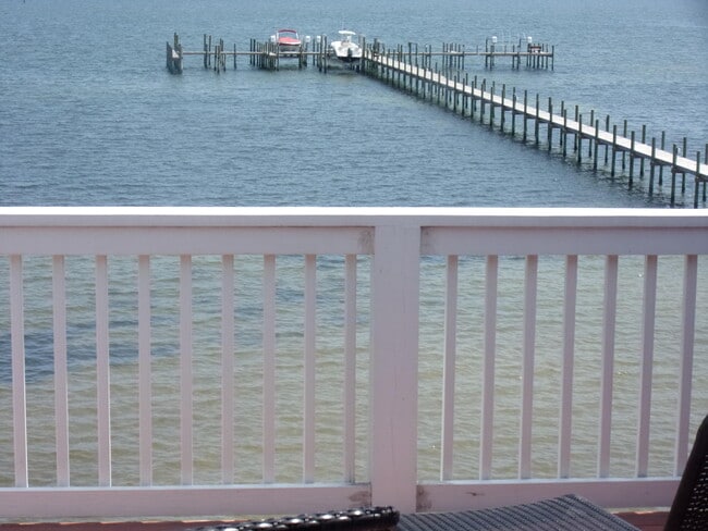 Building Photo - 1822 Sea Pines Ln