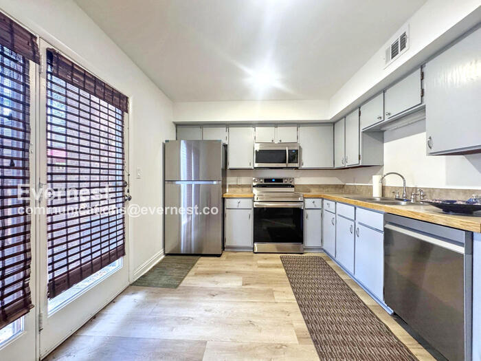 Building Photo - 1150 Inca St