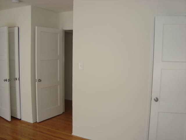 Building Photo - 1548 Rendall Plz