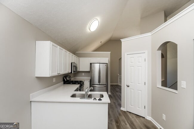 Building Photo - 2740 Owens Dr
