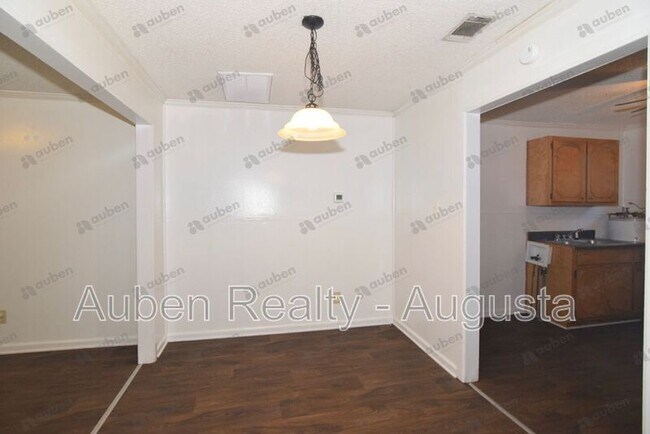 Building Photo - 2165 1/2 Telfair Street