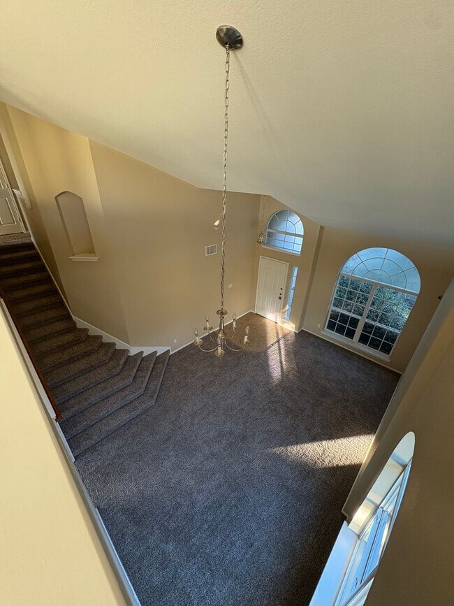 Building Photo - AVAILABLE NOW