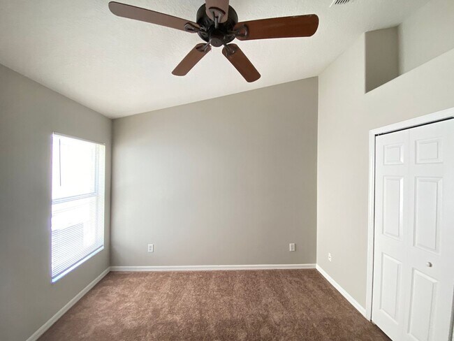 Building Photo - ? Freshly Updated Home Minutes from Disney...