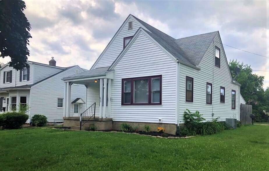 Primary Photo - 630 Essex St