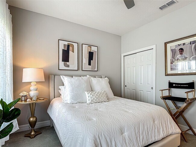 Building Photo - 588 Cantabria Dr