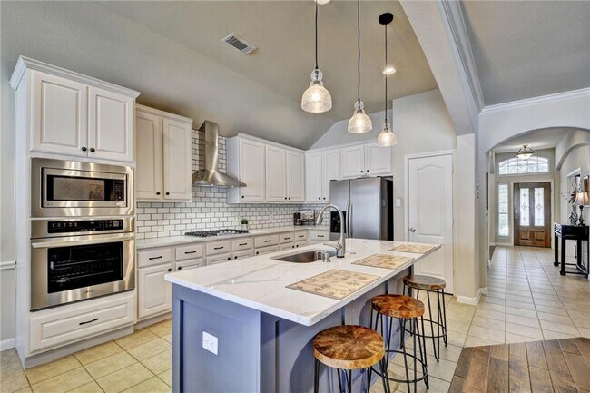 Building Photo - 2830 Stonecreek Pl