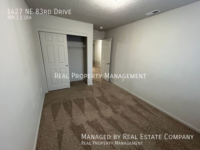 Building Photo - 1427 NE 83rd Dr