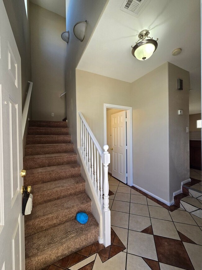 Building Photo - A Fabulous 3 Bed, 2.5 Bath, 2 Story Home W...