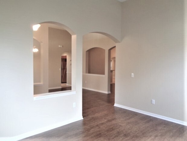 Building Photo - 10546 San Travaso Dr