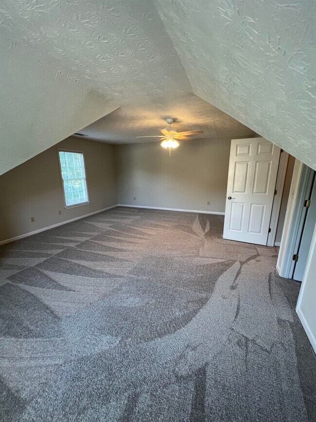 Building Photo - 700 Cirrus Ct