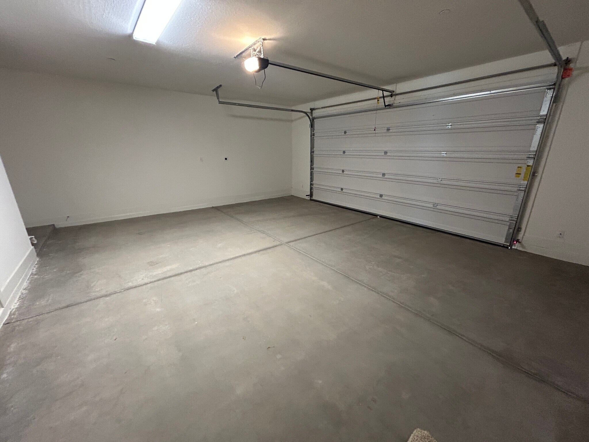 Building Photo - 2121 W Sonoran Desert Dr