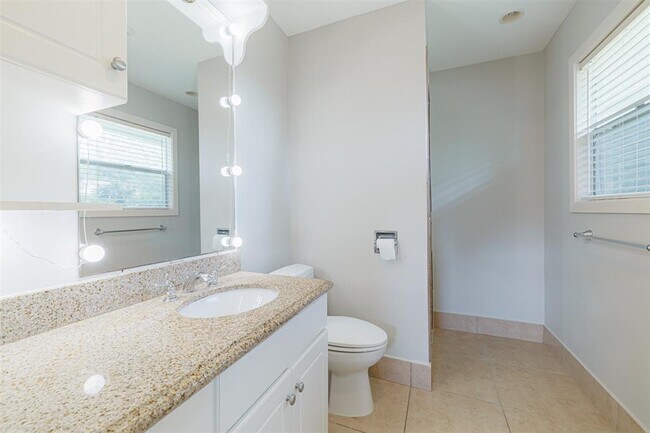 Building Photo - 2515 Tannehill Dr