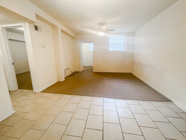 Building Photo - 3548 N Wolcott Ave
