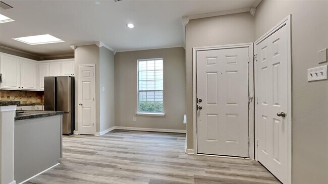 Building Photo - 6406 Encenada Green Trail