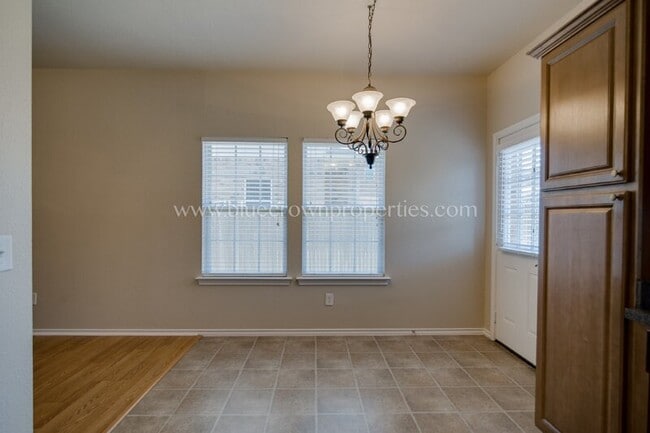 Building Photo - 706 Parkplace Ridge