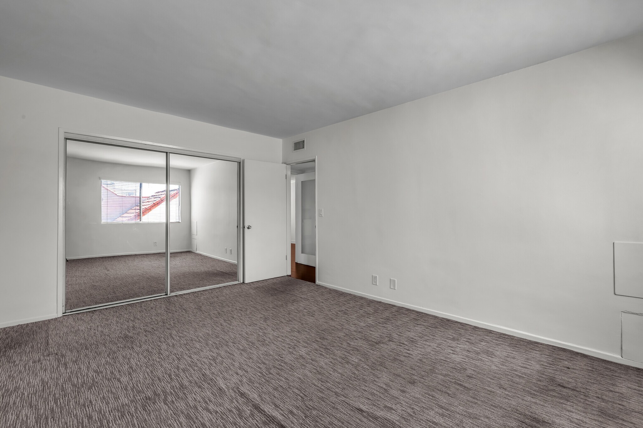 Building Photo - 248 N Rexford Dr