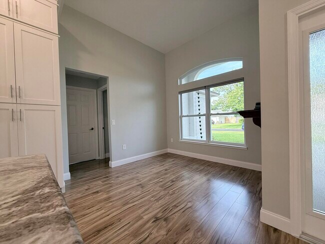 Building Photo - 3786 Sierra Dr