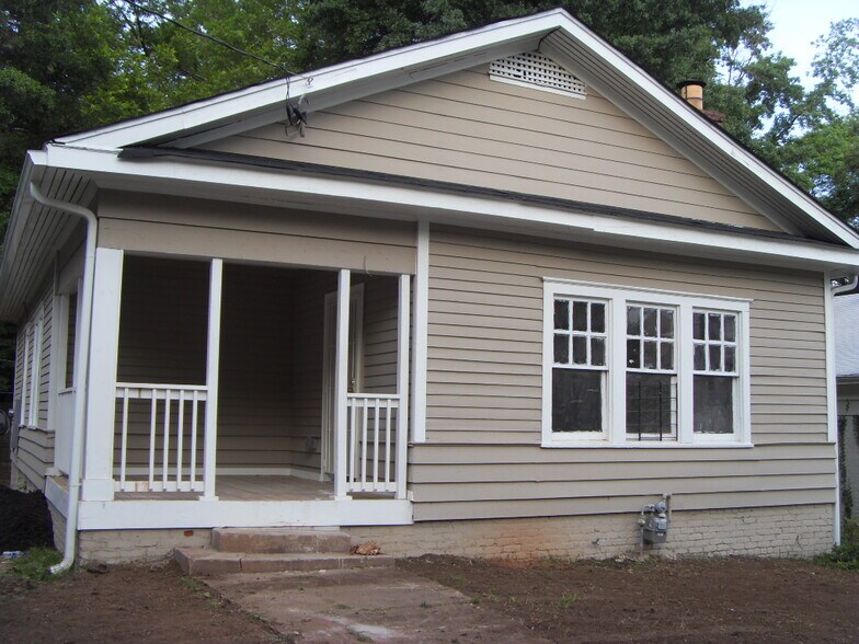 Primary Photo - 11 Moreland Avenue Northeast