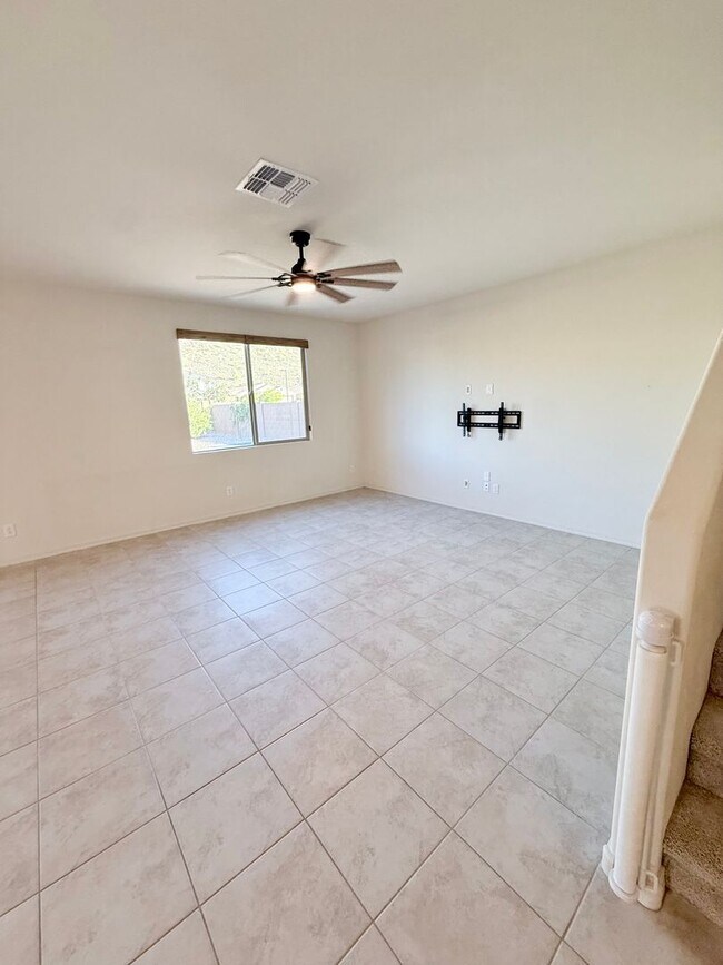 Building Photo - BEAUTIFUL Home in San Tan Valley with Mountain View’s! A Must See!
