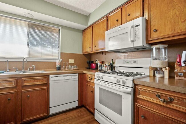 Building Photo - 509 Oat Meadow Dr