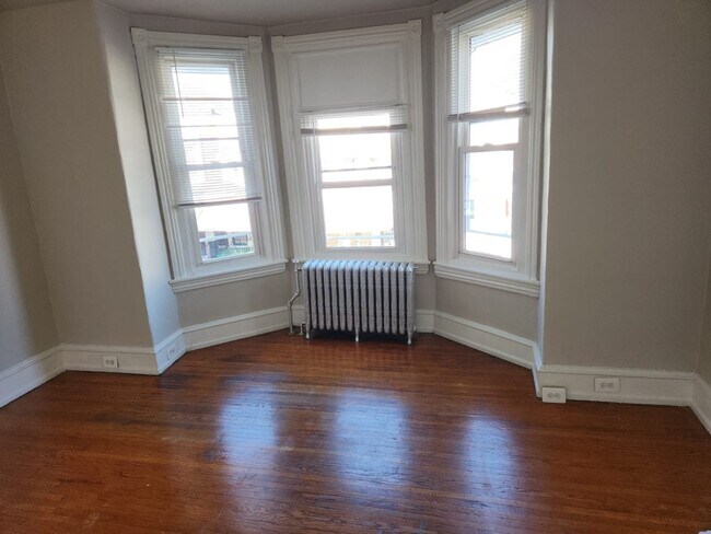 Building Photo - Prime West Philadelphia!