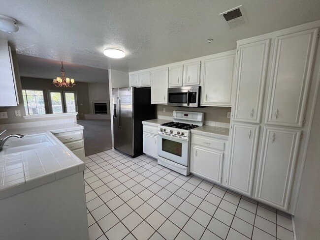 Building Photo - Charming 2nd Floor Condo in Rancho Bernard...