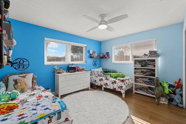 Building Photo - 6251 NE 19th Terrace